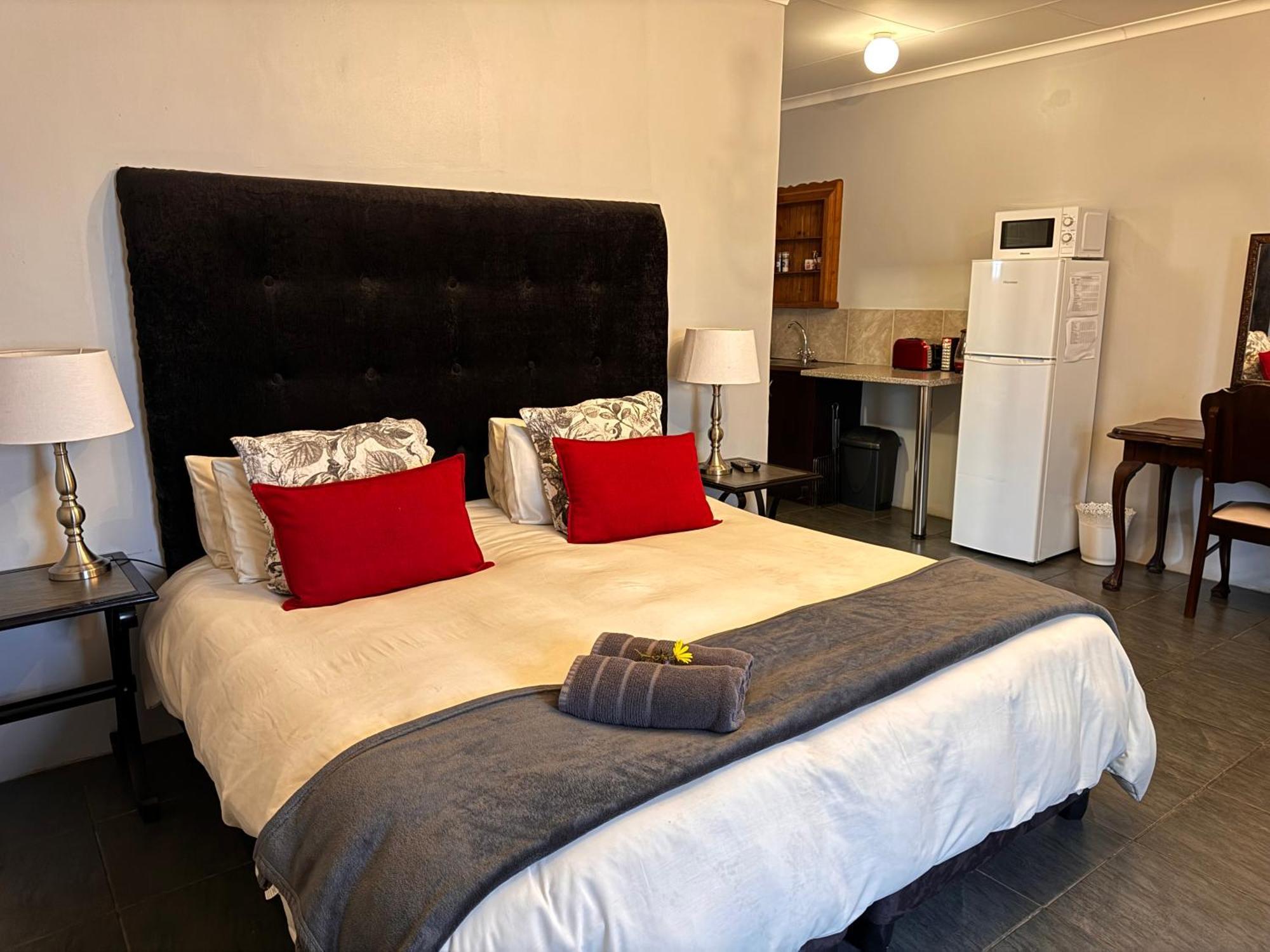 The Palms Venue & Accommodation クラドック エクステリア 写真