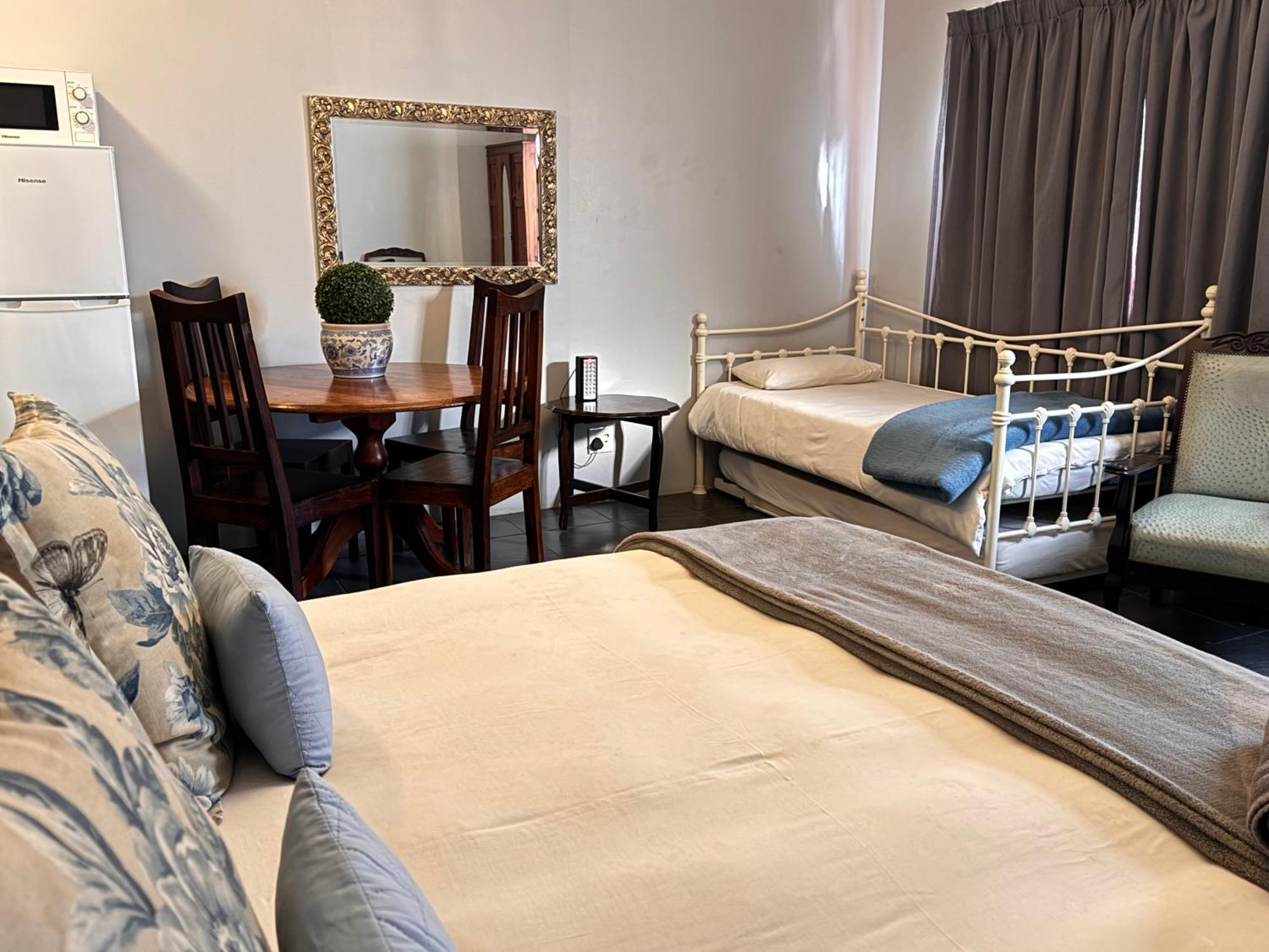 The Palms Venue & Accommodation クラドック エクステリア 写真